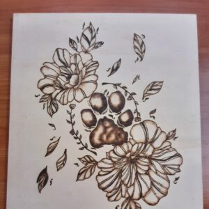 Pfote mit Blumen