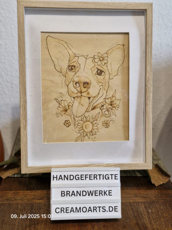 Brandwerk DIN A4 – Fröhlicher Podenco mit Blumen (ohne Bilderrahmen)