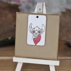 creamoarts-brandwerk003 Schlüsselanhänger:kleiner Alien mit Herz – süß & detailreich